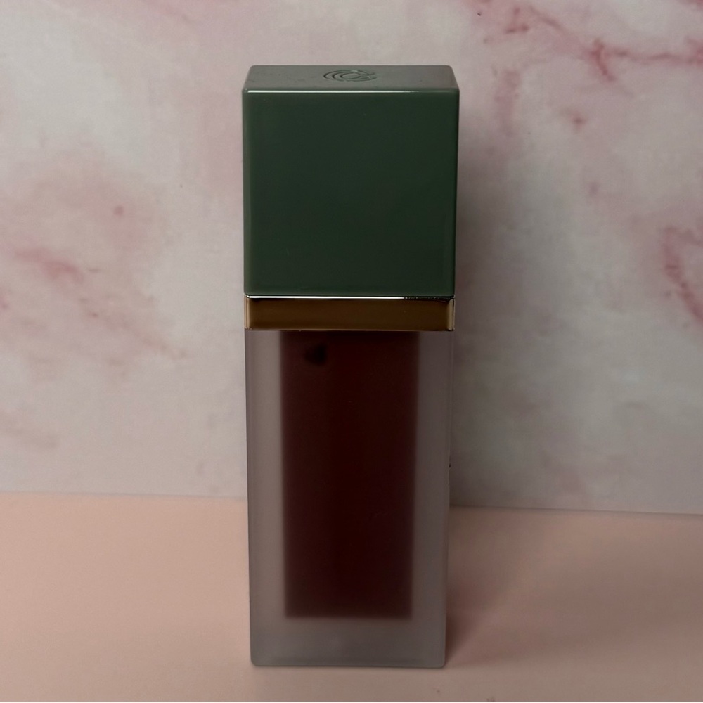 Elegant Lip Gloss